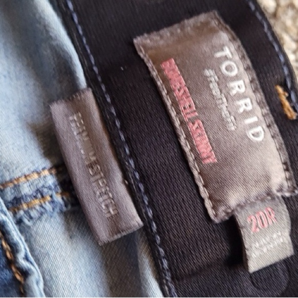 torrid Distressed Dark Blue High-Rise bombshell Skinny Jeans - Picture 15 of 15